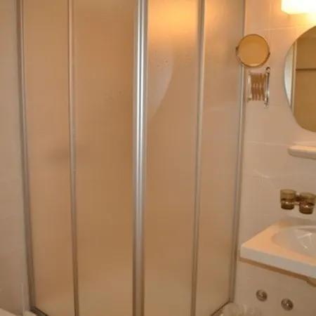 Ξενοδοχείο Rovere 3*