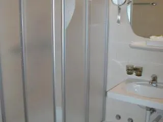 Rovere Otel Losone